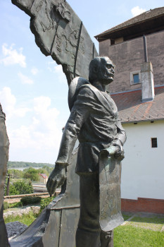 Mészáros Mihály - Memorial of László Magyar in Dunaföldvár thumbnail